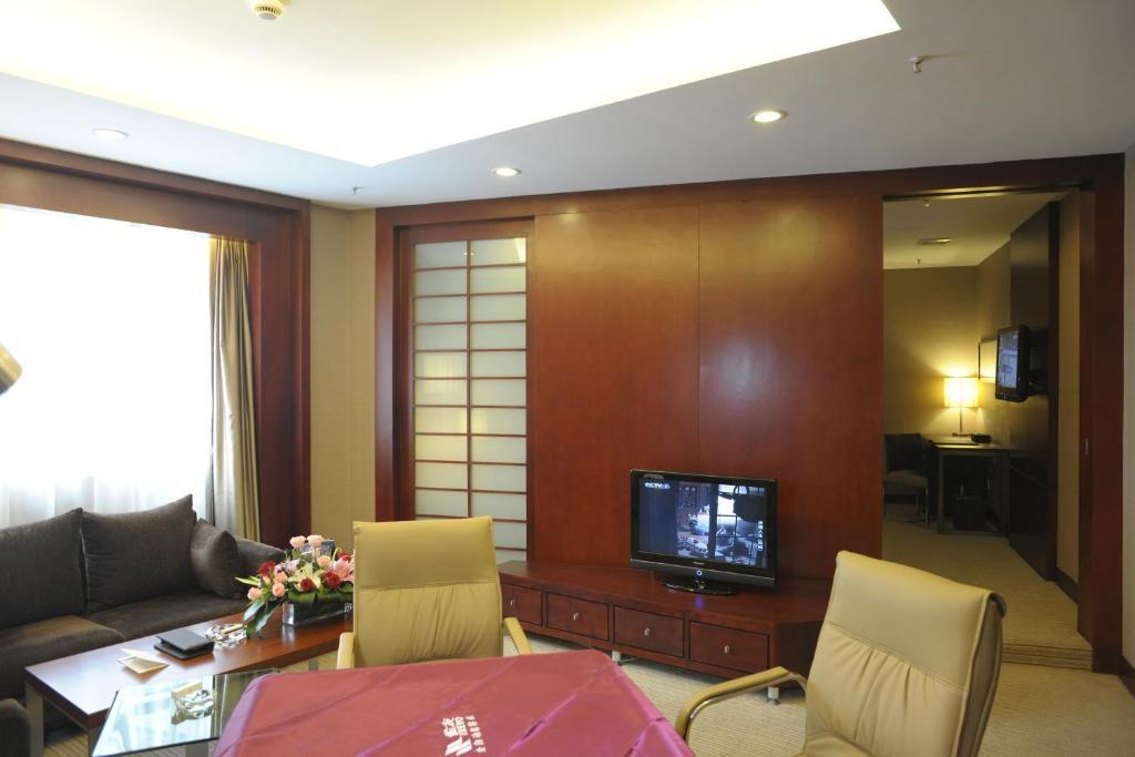 Wuhan Junyi Dynasty Hotel חדר תמונה